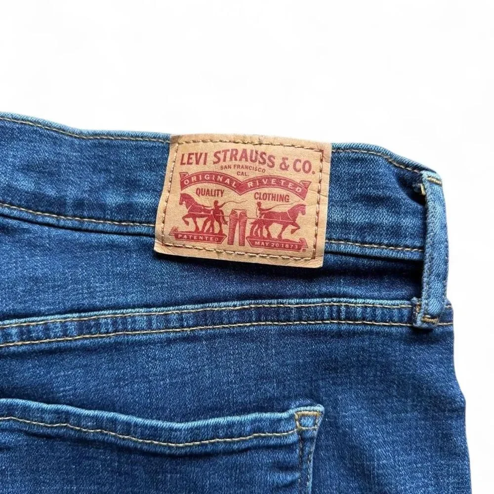 Levi-s Men's Blue and Navy Jeans